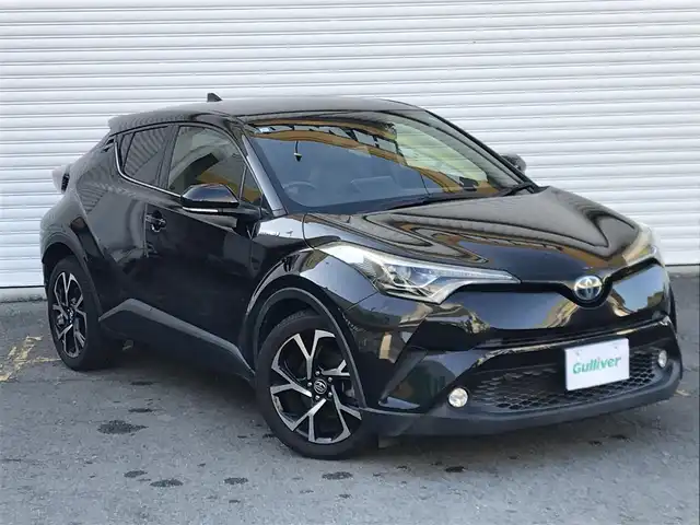 トヨタ Ｃ－ＨＲ G 和歌山県 2017(平29)年 8.6万km ブラックマイカ アルパインナビ（X9V）/　CD/DVD/DTV/BT/SD/トヨタセーフティセンスP/・衝突被害軽減ブレーキ/・レーダークルーズコントロール/・クリアランスソナー/・オートマチックハイビーム/・車線逸脱警報（ステアリング制御）/・ブラインドスポットモニター/バックカメラ/オートライト/純正18インチアルミホイール/ハーフレザーシート/シートヒーター/スマートキー/プッシュスタート/純正フロアマット/保証書・取扱説明書