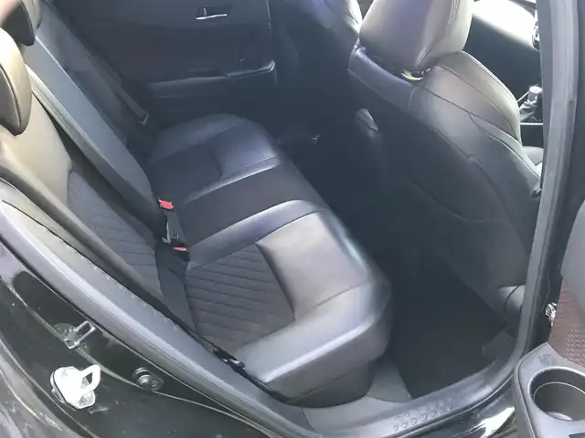 トヨタ Ｃ－ＨＲ G 和歌山県 2017(平29)年 8.6万km ブラックマイカ アルパインナビ（X9V）/　CD/DVD/DTV/BT/SD/トヨタセーフティセンスP/・衝突被害軽減ブレーキ/・レーダークルーズコントロール/・クリアランスソナー/・オートマチックハイビーム/・車線逸脱警報（ステアリング制御）/・ブラインドスポットモニター/バックカメラ/オートライト/純正18インチアルミホイール/ハーフレザーシート/シートヒーター/スマートキー/プッシュスタート/純正フロアマット/保証書・取扱説明書