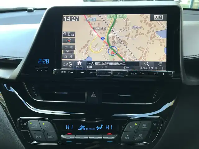 トヨタ Ｃ－ＨＲ G 和歌山県 2017(平29)年 8.6万km ブラックマイカ アルパインナビ（X9V）/　CD/DVD/DTV/BT/SD/トヨタセーフティセンスP/・衝突被害軽減ブレーキ/・レーダークルーズコントロール/・クリアランスソナー/・オートマチックハイビーム/・車線逸脱警報（ステアリング制御）/・ブラインドスポットモニター/バックカメラ/オートライト/純正18インチアルミホイール/ハーフレザーシート/シートヒーター/スマートキー/プッシュスタート/純正フロアマット/保証書・取扱説明書