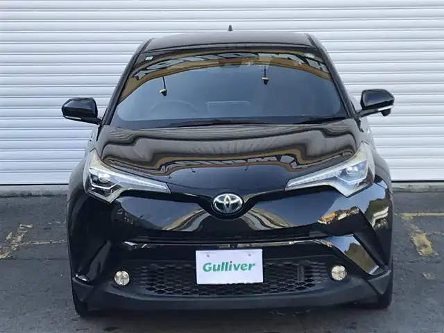 トヨタ Ｃ－ＨＲ G 和歌山県 2017(平29)年 8.6万km ブラックマイカ アルパインナビ（X9V）/　CD/DVD/DTV/BT/SD/トヨタセーフティセンスP/・衝突被害軽減ブレーキ/・レーダークルーズコントロール/・クリアランスソナー/・オートマチックハイビーム/・車線逸脱警報（ステアリング制御）/・ブラインドスポットモニター/バックカメラ/オートライト/純正18インチアルミホイール/ハーフレザーシート/シートヒーター/スマートキー/プッシュスタート/純正フロアマット/保証書・取扱説明書