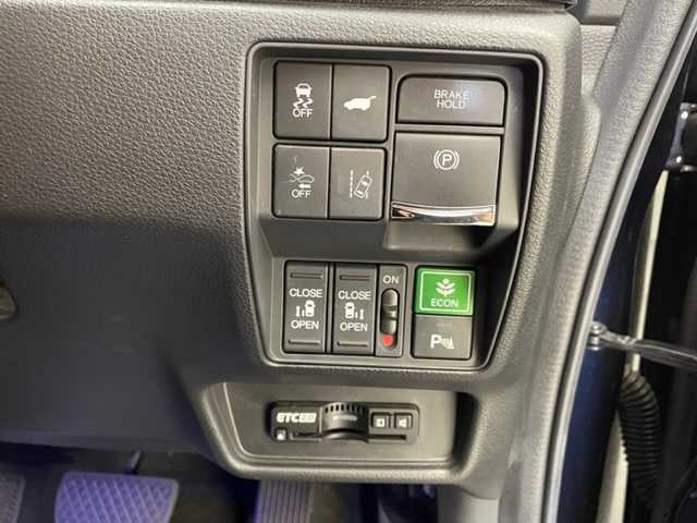 ホンダ オデッセイ ハイブリッド e:HEVアブソルート EX 兵庫県 2020(令2)年 5.5万km プレミアムヴィーナスブラックP 純正ナビ(Bluetooth/CD/DVD/USB/フルセグTV)/全周囲カメラ/両側パワースライドドア/ハーフレザーシート/電動リアゲート/オットマン/パワーシート/純正アルミホイール/純正フロアマット/LEDヘッドライト/衝突軽減システム/スペアキー/保証書/追従クルーズコントロール/ETC