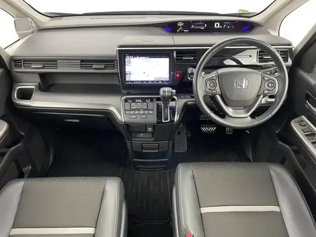 ホンダ ステップワゴン スパーダ クルスピセンシング 福岡県 2018(平30)年 5.2万km プレミアムスパークルブラックパール 後席モニター　/純正９型ナビ　/ビルトインＥＴＣ　/わくわくゲート　/ＡＣＣ　/ホンダセンシング　/衝突軽減ブレーキ　/レーンキープ　/アイドリングストップ　/両側電動スライドドア　/ハーフレザー　/シートヒーター　/ＬＥＤ