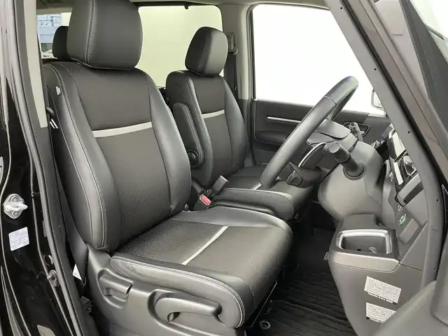 ホンダ ステップワゴン スパーダ クルスピセンシング 福岡県 2018(平30)年 5.2万km プレミアムスパークルブラックパール 後席モニター　/純正９型ナビ　/ビルトインＥＴＣ　/わくわくゲート　/ＡＣＣ　/ホンダセンシング　/衝突軽減ブレーキ　/レーンキープ　/アイドリングストップ　/両側電動スライドドア　/ハーフレザー　/シートヒーター　/ＬＥＤ