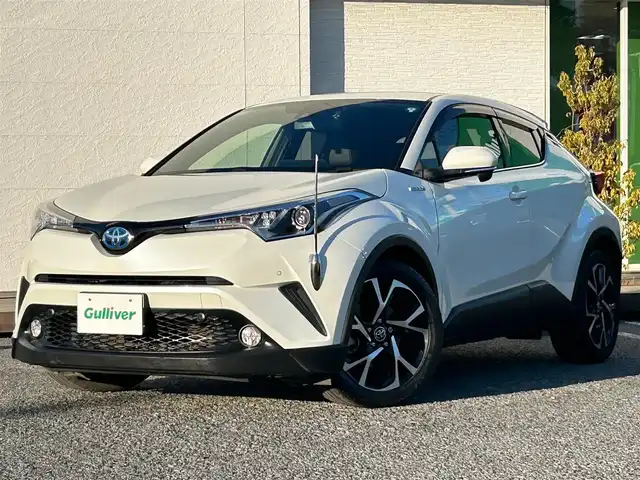 トヨタ Ｃ－ＨＲ G 千葉県 2017(平29)年 4.9万km ホワイトパールクリスタルシャイン 純正ナビ/バックカメラ/温熱シート/ドラレコ/ETC/TV/クルコン/ハーフレザーシート/快適温熱シート/純正AW/コーナーセンサー/LEDヘッドライト/BSM/電動パーキング/ブレーキホールド/ドアバイザー