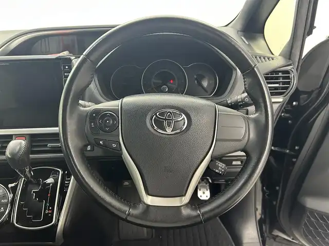 トヨタ ヴォクシー ZS 煌Ⅱ 福井県 2019(平31)年 4.7万km ブラック ALPINEナビ/【AM FM CD TV AUX DVD】/ALPINEフリップダウンモニター/バックカメラ/クルーズコントロール/ETC/両側パワースライドドア/トヨタセーフティーセンス/オートライト/オートハイビーム/ドアバイザー/電格ミラー