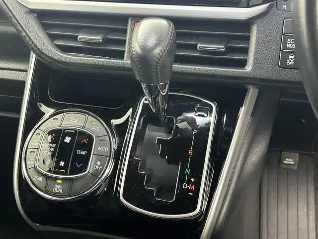 トヨタ ヴォクシー ZS 煌Ⅱ 福井県 2019(平31)年 4.7万km ブラック ALPINEナビ/【AM FM CD TV AUX DVD】/ALPINEフリップダウンモニター/バックカメラ/クルーズコントロール/ETC/両側パワースライドドア/トヨタセーフティーセンス/オートライト/オートハイビーム/ドアバイザー/電格ミラー
