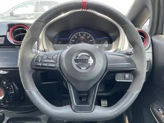 日産 ノート e－パワー ニスモ 佐賀県 2018(平30)年 4.8万km ダークメタルグレー 純正メモリナビ/フルセグTV CD DVD SD Bluetooth/アラウンドビューモニター/ドライブレコーダー/ETC/低速衝突軽減ブレーキ機能/インテリジェントルームミラー/レーンキープアシスト/NISMOスポーツシート/ステアリングリモコン/純正LEDヘッドライト/前後コーナーセンサー/NISMOフロアマット/純正16インチアルミホイール/電動格納ウィンカーミラー/ドアバイザ―/プッシュスタート/スマートキー