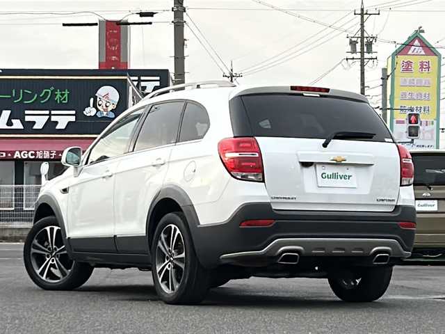 シボレー キャプティバ 愛知県 2016(平28)年 10.5万km 白 /禁煙//純正ディスプレイオーディオ//USB/BT/AUX/AppleCaPlay/ETC//革巻きステア/ステアスイッチ//クルコン/LIM/BSM/コーナーセンサー//ハーフレザーシート/パワーシート//ダウンヒルアシスト//電動パーキングブレーキ//オートライト//フロント・リアフォグ//ルーフレール//自動防眩ルームミラー//純正フロアマット//照明付きバニティミラー//新車時保証書//取扱説明書//スペアキー有