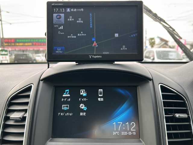 シボレー キャプティバ 愛知県 2016(平28)年 10.5万km 白 /禁煙//純正ディスプレイオーディオ//USB/BT/AUX/AppleCaPlay/ETC//革巻きステア/ステアスイッチ//クルコン/LIM/BSM/コーナーセンサー//ハーフレザーシート/パワーシート//ダウンヒルアシスト//電動パーキングブレーキ//オートライト//フロント・リアフォグ//ルーフレール//自動防眩ルームミラー//純正フロアマット//照明付きバニティミラー//新車時保証書//取扱説明書//スペアキー有