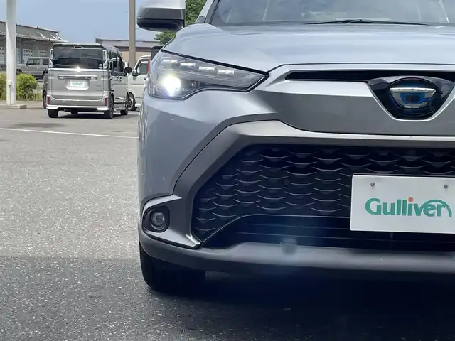 トヨタ カローラ クロス ハイブリッド Z 青森県 2023(令5)年 2万km シルバーメタリック 純正ディスプレイオーディオ/フルセグTV/CD/DVD/BT/バックカメラ、パノラミックビューモニター/前席シートヒーター/ETC2.0/トヨタセーフティセンス/アダプティブクルーズコントロール/オートマチックハイビーム/横滑り防止装置/パワーリヤゲート/ステアリングヒーター/D席パワーシート