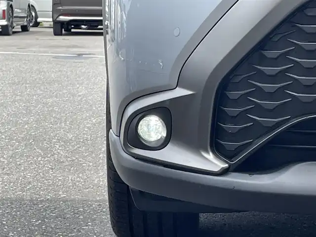 トヨタ カローラ クロス ハイブリッド Z 青森県 2023(令5)年 2万km シルバーメタリック 純正ディスプレイオーディオ/フルセグTV/CD/DVD/BT/バックカメラ、パノラミックビューモニター/前席シートヒーター/ETC2.0/トヨタセーフティセンス/アダプティブクルーズコントロール/オートマチックハイビーム/横滑り防止装置/パワーリヤゲート/ステアリングヒーター/D席パワーシート