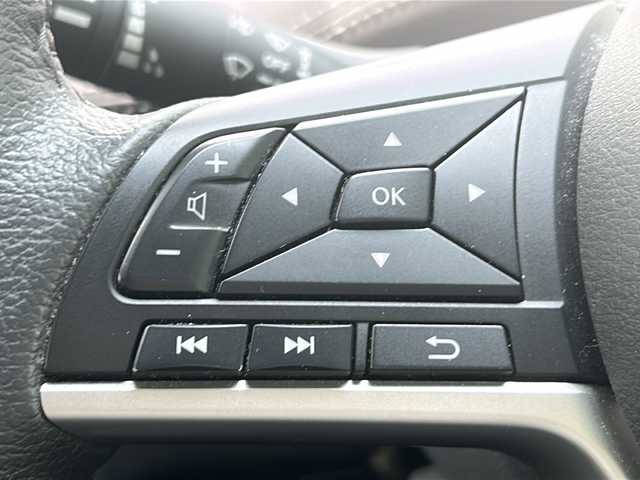日産 セレナ e－パワー ハイウェイスター V 大阪府 2021(令3)年 4.3万km ブリリアントホワイトパール ワンオーナー/純正SDナビ/・CD/FM/AM/Bluetooth/・ワンセグテレビ/ETC/ドライブレコーダー/バックカメラ/全周囲カメラ/衝突軽減ブレーキ/レーンキープアシスト/クルーズコントロール/ブラインドスポットモニター/ドアバイザー/盗難防止装置/ステアリングリモコン/両側パワースライドドア/コーナーセンサー/LEDヘッドライト/オートライト/オートエアコン/スマートキー×1/プッシュスタート/12V電源/純正15インチアルミホイール/純正フロアマット/取扱説明書/ナビ取扱説明書/保証書