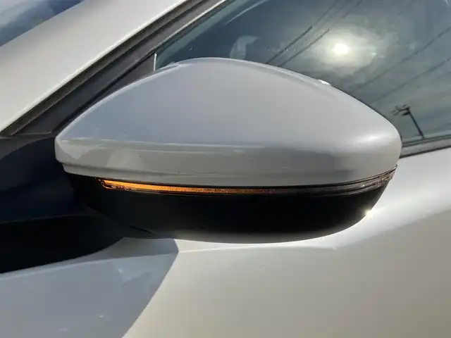 プジョー ２００８ アリュール 三重県 2020(令2)年 6.9万km 白 ♪車検R9年12月24日/♪ディスプレイオーディオ/・AppleCarPlay・AndroidAuto/・Bluetooth・USB/♪全方位モニター/♪バックカメラ/♪アクティブセーフティブレーキ/・ディスタンスアラート/・エマージェンシーブレーキ/・インテリジェントエマージェンシーブレーキアシスト/♪トラフィックサインインフォメーション/・メーターパネル表示/・道路標識の認識機能/♪アクティブクルーズコントロール/(ストップ&ゴー機能付き)/♪レーンキープアシスト/♪ドライバーアテンションアラート/♪パーキングセンサー/♪スマートキー/♪プッシュスタート/♪ハーフレザーシート/♪パドルシフト/♪ドライブレコーダー(前後）/♪ETC/♪LEDヘッドライト/♪ウインカーミラー/♪オートライト/♪オートマチックハイビーム/♪オートワイパー/♪ステアリングスイッチ/♪置くだけ充電/♪DRIVEMODE/♪ルーフレール/♪サイド/カーテンエアバック/♪純正17インチアルミ/♪フロアマット/♪ライトレベリング/♪スペアタイヤ