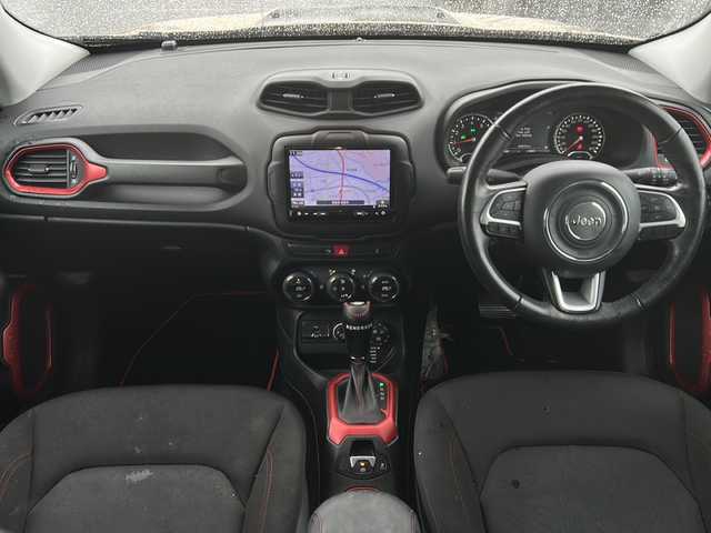 クライスラー・ジープ ジープ レネゲード トレイルホーク 徳島県 2017(平29)年 8.6万km ベージュ 社外8型ナビ　AVIC-RL900/（ラジオ/DISC/USB/フルセグ/BT）/バックカメラ/ビルトインETC/クルーズコントロール/前後コーナーセンサー/LEDヘッドライト/純正17インチアルミホイール/ステアリングリモコン/自動パーキングブレーキ/フォグライト/ルーフレール/純正フロアマット/スペアキー/プッシュスタート