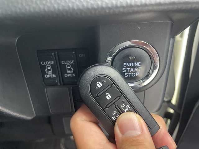 トヨタ タンク カスタムG－T 群馬県 2019(令1)年 2.9万km パールホワイトⅢ 純正ナビ　バックカメラ　フルセグＴＶ　クルーズコントロール　両側電動スライドドア　シートヒーター　衝突被害軽減ブレーキ　レーンアシスト　オートハイビーム　ＬＥＤ　前方ドラレコ　スマートキー　禁煙車