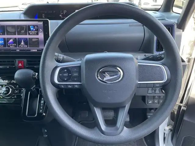ダイハツ タント カスタム X 愛媛県 2019(令1)年 2.5万km シャイニングホワイトパール スマートパノラマパーキングパック/・スマートパノラマパーキングアシスト/・フロント/サイド/バックカメラ/・ステアリングスイッチ(オーディオ/パノラマモニター/駐車支援用)/＝＝＝＝＝/純正9インチナビ(NSZN-Y69DS)/・AM/FM/CD/DVD/USB/Bluetooth/フルセグTV/両側パワースライドドア(ワンタッチオープン機能/ウェルカムオープン機能/タッチ＆ゴーロック機能付)/運転席ロングスライドシート/スマートアシスト/・衝突回避支援ブレーキ機能/衝突警報機能/・車線逸脱抑制制御機能/車線逸脱警報機能/・ふらつき警報/先行車発進お知らせ機能/標識認識機能/・オートハイビーム/コーナーセンサー/プッシュスタート/スマートキー×2本
