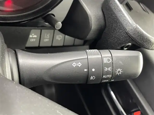 スズキ ジムニー XC 熊本県 2021(令3)年 4万km ピュアホワイトP ＤＡＭＤｌｉｔｔｌｅＧ　ＳＴＡＮＤＡＲＤコンプリートキット/4WD/社外ナビMDV-D306W（ＣＤ・ＤＶＤ・フルセグ・ＢＴ）/バックカメラ　/社外前方ドライブレコーダー　/クルーズコントロール/ビルトインＥＴＣ　/前席シートヒーター　　/衝突軽減ブレーキ　/横滑り防止/ダウンヒルアシスト/ミラーヒーター/オートライト/LEDヘッドライト/フォグライト/スマートキー/プッシュスタート/スペアキー１本/保証書/取扱説明書