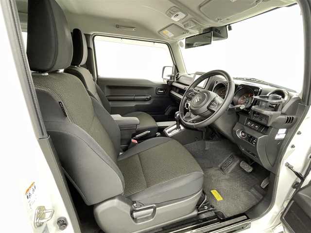スズキ ジムニー XC 熊本県 2021(令3)年 4万km ピュアホワイトP ＤＡＭＤｌｉｔｔｌｅＧ　ＳＴＡＮＤＡＲＤコンプリートキット/4WD/社外ナビMDV-D306W（ＣＤ・ＤＶＤ・フルセグ・ＢＴ）/バックカメラ　/社外前方ドライブレコーダー　/クルーズコントロール/ビルトインＥＴＣ　/前席シートヒーター　　/衝突軽減ブレーキ　/横滑り防止/ダウンヒルアシスト/ミラーヒーター/オートライト/LEDヘッドライト/フォグライト/スマートキー/プッシュスタート/スペアキー１本/保証書/取扱説明書