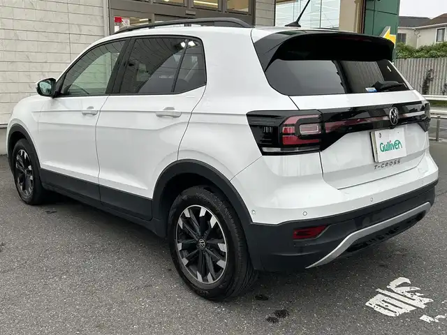フォルクスワーゲン ＶＷ Ｔ－クロス TSI アクティブ 埼玉県 2021(令3)年 6万km ピュアホワイト ワンオーナー/純正メモリナビ(AM/FM/Bluetooth)/バックカメラ/純正ビルトインETC2.0/クルーズコントロール追従有/パークディスタンスコントロール/パーキングアシスト/アイドリングストップ/コーナーセンサー前後/オートライト/オートエアコン/プッシュスタートボタン/スマートキー×1/パワーステアリング/パワーウィンドウ/ルーフレール/本革巻きステアリング/純正16インチアルミホイール/12V充電器/純正フロアマット/ステアリングリモコン/トノカバー/車両取扱説明書/保証書