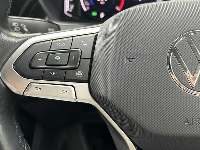 フォルクスワーゲン ＶＷ Ｔ－クロス TSI アクティブ 埼玉県 2021(令3)年 6万km ピュアホワイト ワンオーナー/純正メモリナビ(AM/FM/Bluetooth)/バックカメラ/純正ビルトインETC2.0/クルーズコントロール追従有/パークディスタンスコントロール/パーキングアシスト/アイドリングストップ/コーナーセンサー前後/オートライト/オートエアコン/プッシュスタートボタン/スマートキー×1/パワーステアリング/パワーウィンドウ/ルーフレール/本革巻きステアリング/純正16インチアルミホイール/12V充電器/純正フロアマット/ステアリングリモコン/トノカバー/車両取扱説明書/保証書
