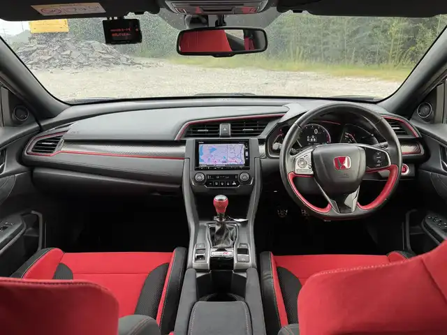 ホンダ シビック タイプR 兵庫県 2018(平30)年 1.7万km クリスタルブラックパール 純正ナビ/バックカメラ/フルセグTV/Bluetooth接続可/DVD再生可/前後ドラレコ/ビルトインETC/クルーズコントロール/ステアリングリモコン/ブレーキホールド/純正20インチAW/AUTOライト/LEDヘッドライト