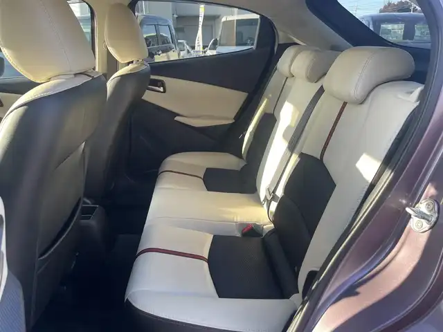 マツダ デミオ 13S ツーリング Lパッケージ 群馬県 2016(平28)年 3.9万km スモーキーローズマイカ (株)IDOMが運営する【じしゃロン伊勢崎店】の自社ローン専用車両になりますこちらは現金またはオートローンご利用時の価格です。自社ローンご希望の方は別途その旨お申付け下さい/純正SDナビ/・FM AM CD/DVD Bluetooth USB AUX aha /フルセグTV/バックカメラ/アイドリングストップ/ETC/ドライブレコーダー/純正フロアマット/ハーフレザー/シートヒーター(D/N席)/純正15インチアルミホイール/横滑り防止装置/レーンキープアシスト/盗難防止装置/オートライト/オートマチックハイビーム/ダブル＋サイドエアバッグ/衝突被害軽減システム/取扱説明書/保証書