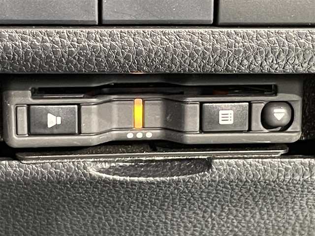 トヨタ ＲＡＶ４ アドベンチャー 愛知県 2019(令1)年 3.4万km アーバンカーキ 純正９インチナビ　/（Bluetooth/フルセグTV/SD/FM/AM/CD・DVD再生)/電動バックドア　/シートベンチレーション　/トヨタセーフティセンス　/　　-レーダークルーズコントロール　/　　-プリクラッシュセーフティ/　　-レーントレーニングアシスト（LTA)/　　-オートマチックハイビーム（AHB)/　　-ロードサインアシスト/ブラインドスポットモニター/クリアランスソナー/ビルトインＥＴＣ　/シートヒーター　/ステアリングヒーター/バックカメラ　/D席パワーシート　/ルーフレール　/LEDヘッドライト/フォグランプ/USB接続/プッシュスタート/　　-スマートキー/純正フロアマット/スペアタイヤ有