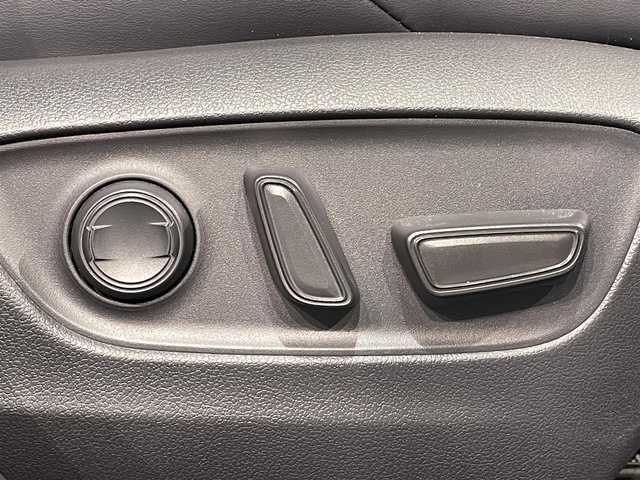 トヨタ ＲＡＶ４ アドベンチャー 愛知県 2019(令1)年 3.4万km アーバンカーキ 純正９インチナビ　/（Bluetooth/フルセグTV/SD/FM/AM/CD・DVD再生)/電動バックドア　/シートベンチレーション　/トヨタセーフティセンス　/　　-レーダークルーズコントロール　/　　-プリクラッシュセーフティ/　　-レーントレーニングアシスト（LTA)/　　-オートマチックハイビーム（AHB)/　　-ロードサインアシスト/ブラインドスポットモニター/クリアランスソナー/ビルトインＥＴＣ　/シートヒーター　/ステアリングヒーター/バックカメラ　/D席パワーシート　/ルーフレール　/LEDヘッドライト/フォグランプ/USB接続/プッシュスタート/　　-スマートキー/純正フロアマット/スペアタイヤ有