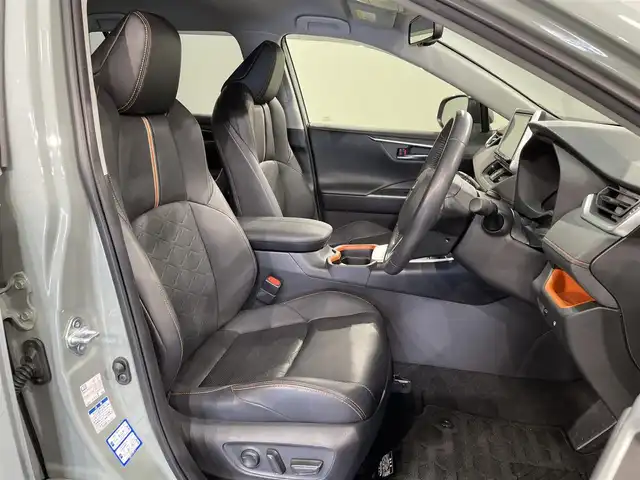 トヨタ ＲＡＶ４ アドベンチャー 愛知県 2019(令1)年 3.4万km アーバンカーキ 純正９インチナビ　/（Bluetooth/フルセグTV/SD/FM/AM/CD・DVD再生)/電動バックドア　/シートベンチレーション　/トヨタセーフティセンス　/　　-レーダークルーズコントロール　/　　-プリクラッシュセーフティ/　　-レーントレーニングアシスト（LTA)/　　-オートマチックハイビーム（AHB)/　　-ロードサインアシスト/ブラインドスポットモニター/クリアランスソナー/ビルトインＥＴＣ　/シートヒーター　/ステアリングヒーター/バックカメラ　/D席パワーシート　/ルーフレール　/LEDヘッドライト/フォグランプ/USB接続/プッシュスタート/　　-スマートキー/純正フロアマット/スペアタイヤ有