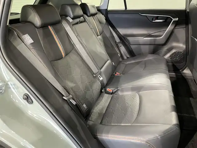 トヨタ ＲＡＶ４ アドベンチャー 愛知県 2019(令1)年 3.4万km アーバンカーキ 純正９インチナビ　/（Bluetooth/フルセグTV/SD/FM/AM/CD・DVD再生)/電動バックドア　/シートベンチレーション　/トヨタセーフティセンス　/　　-レーダークルーズコントロール　/　　-プリクラッシュセーフティ/　　-レーントレーニングアシスト（LTA)/　　-オートマチックハイビーム（AHB)/　　-ロードサインアシスト/ブラインドスポットモニター/クリアランスソナー/ビルトインＥＴＣ　/シートヒーター　/ステアリングヒーター/バックカメラ　/D席パワーシート　/ルーフレール　/LEDヘッドライト/フォグランプ/USB接続/プッシュスタート/　　-スマートキー/純正フロアマット/スペアタイヤ有