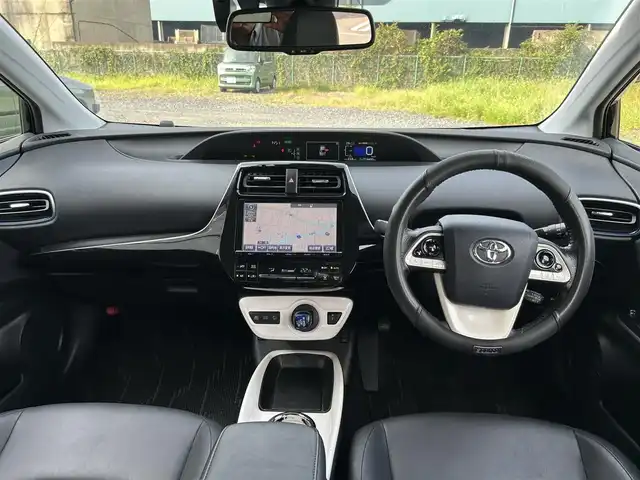 トヨタ プリウス A ツーリングセレクション 茨城県 2016(平28)年 11.5万km 黒 純正ナビ/ワンセグTV/バックカメラ/本革シート/運転席＆助手席シートヒーター/クルーズコントロール/サイド＆カーテンエアバック/純正17インチアルミ/LEDヘッドライト/ETC/AAC/プッシュスタート/スマートキー/前後コーナーセンサー