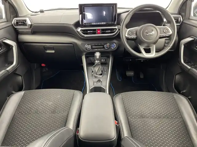 ダイハツ ロッキー プレミアム G HEV 新潟県 2022(令4)年 4.4万km レーザーブルークリスタルシャイン 9インチALPINEメモリナビ/　フルセグTV/Bluetooth/CD/DVD/スマートアシスト/・アダプティブクルーズコントロール/・レーンキープコントロール/・車線逸脱警報機能/・路側逸脱警報機能/・ふらつき警報/・ブラインドスポットモニター/・リヤクロストラフィックアラート/・スマートパノラマパーキングアシスト/・前後コーナーセンサー/・パノラマモニター/・誤発進抑制制御機能/・衝突回避支援ブレーキ機能/・先行車発進お知らせ機能/・標識認識機能/・アダプティブドライビングビーム/ハーフレザーシート/前席シートヒーター/ドライブレコーダー/ビルトインETC2.0/LEDヘッドライト/オートライト/レザーステアリング/ステアリングスイッチ