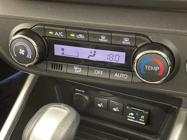 ダイハツ ロッキー プレミアム G HEV 新潟県 2022(令4)年 4.4万km レーザーブルークリスタルシャイン 9インチALPINEメモリナビ/　フルセグTV/Bluetooth/CD/DVD/スマートアシスト/・アダプティブクルーズコントロール/・レーンキープコントロール/・車線逸脱警報機能/・路側逸脱警報機能/・ふらつき警報/・ブラインドスポットモニター/・リヤクロストラフィックアラート/・スマートパノラマパーキングアシスト/・前後コーナーセンサー/・パノラマモニター/・誤発進抑制制御機能/・衝突回避支援ブレーキ機能/・先行車発進お知らせ機能/・標識認識機能/・アダプティブドライビングビーム/ハーフレザーシート/前席シートヒーター/ドライブレコーダー/ビルトインETC2.0/LEDヘッドライト/オートライト/レザーステアリング/ステアリングスイッチ