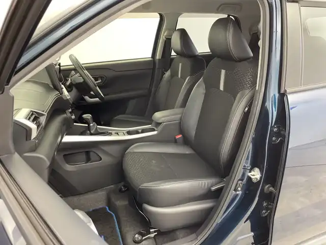 ダイハツ ロッキー プレミアム G HEV 新潟県 2022(令4)年 4.4万km レーザーブルークリスタルシャイン 9インチALPINEメモリナビ/　フルセグTV/Bluetooth/CD/DVD/スマートアシスト/・アダプティブクルーズコントロール/・レーンキープコントロール/・車線逸脱警報機能/・路側逸脱警報機能/・ふらつき警報/・ブラインドスポットモニター/・リヤクロストラフィックアラート/・スマートパノラマパーキングアシスト/・前後コーナーセンサー/・パノラマモニター/・誤発進抑制制御機能/・衝突回避支援ブレーキ機能/・先行車発進お知らせ機能/・標識認識機能/・アダプティブドライビングビーム/ハーフレザーシート/前席シートヒーター/ドライブレコーダー/ビルトインETC2.0/LEDヘッドライト/オートライト/レザーステアリング/ステアリングスイッチ