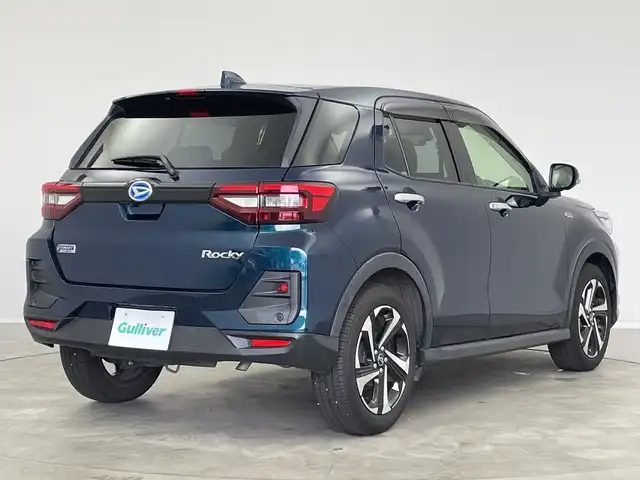 ダイハツ ロッキー プレミアム G HEV 新潟県 2022(令4)年 4.4万km レーザーブルークリスタルシャイン 9インチALPINEメモリナビ/　フルセグTV/Bluetooth/CD/DVD/スマートアシスト/・アダプティブクルーズコントロール/・レーンキープコントロール/・車線逸脱警報機能/・路側逸脱警報機能/・ふらつき警報/・ブラインドスポットモニター/・リヤクロストラフィックアラート/・スマートパノラマパーキングアシスト/・前後コーナーセンサー/・パノラマモニター/・誤発進抑制制御機能/・衝突回避支援ブレーキ機能/・先行車発進お知らせ機能/・標識認識機能/・アダプティブドライビングビーム/ハーフレザーシート/前席シートヒーター/ドライブレコーダー/ビルトインETC2.0/LEDヘッドライト/オートライト/レザーステアリング/ステアリングスイッチ