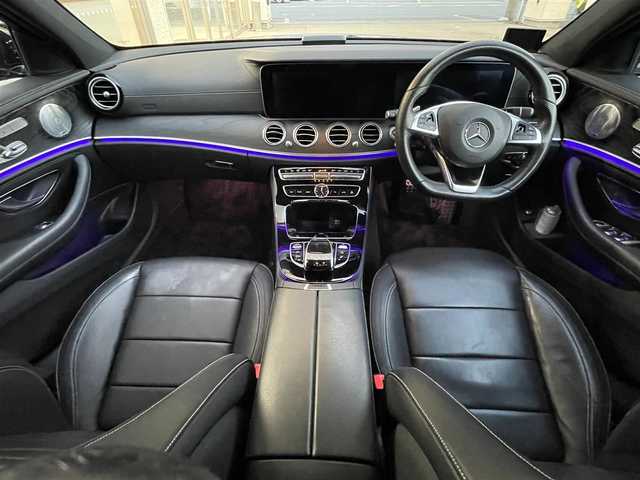 メルセデス・ベンツ Ｅ２５０ SW アバンギャルド スポーツ 大阪府 2017(平29)年 13.9万km カライトグリーン ＡＭＧラインパッケージ/ワンオーナ／/Ｂｕｒｍｅｓｔｅｒサウンド/純正オーディオナビ/（Bluetooth ／フルセグ／SD）/メモリシート/ヒートシータ/前席パワーシート/電動リアゲート/アラウンドビューモニター/ブラインドスポットモニター/ヘッドアップディスプレイ/レーダ探知機/レーダークルーズコントロール/横滑り防止装置/レーンキープアシスト/前後コーナーセンサー/アイドリングストップ/盗難防止装置/ETC/純正フロアマット/純正19インチアルミホイール/プッシュスタート/取扱説明書