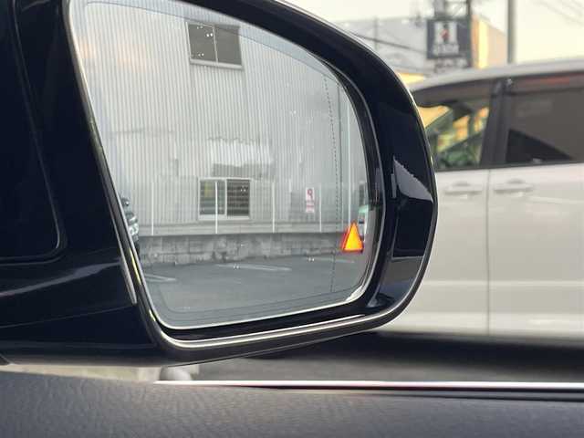 メルセデス・ベンツ Ｅ２５０ SW アバンギャルド スポーツ 大阪府 2017(平29)年 13.9万km カライトグリーン ＡＭＧラインパッケージ/ワンオーナ／/Ｂｕｒｍｅｓｔｅｒサウンド/純正オーディオナビ/（Bluetooth ／フルセグ／SD）/メモリシート/ヒートシータ/前席パワーシート/電動リアゲート/アラウンドビューモニター/ブラインドスポットモニター/ヘッドアップディスプレイ/レーダ探知機/レーダークルーズコントロール/横滑り防止装置/レーンキープアシスト/前後コーナーセンサー/アイドリングストップ/盗難防止装置/ETC/純正フロアマット/純正19インチアルミホイール/プッシュスタート/取扱説明書