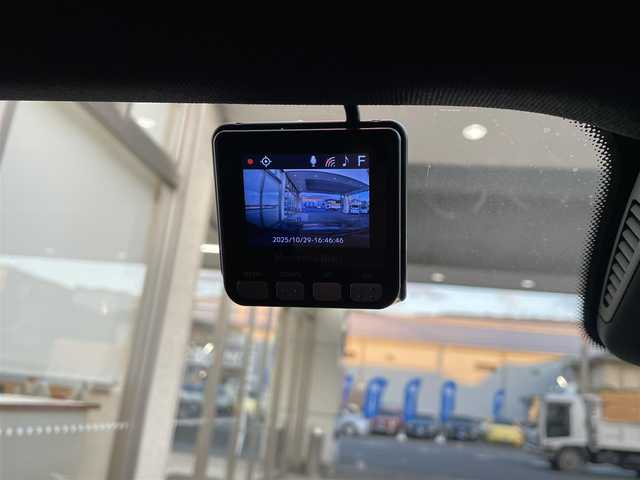 メルセデス・ベンツ Ｅ２５０ SW アバンギャルド スポーツ 大阪府 2017(平29)年 13.9万km カライトグリーン ＡＭＧラインパッケージ/ワンオーナ／/Ｂｕｒｍｅｓｔｅｒサウンド/純正オーディオナビ/（Bluetooth ／フルセグ／SD）/メモリシート/ヒートシータ/前席パワーシート/電動リアゲート/アラウンドビューモニター/ブラインドスポットモニター/ヘッドアップディスプレイ/レーダ探知機/レーダークルーズコントロール/横滑り防止装置/レーンキープアシスト/前後コーナーセンサー/アイドリングストップ/盗難防止装置/ETC/純正フロアマット/純正19インチアルミホイール/プッシュスタート/取扱説明書