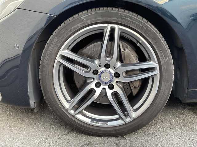 メルセデス・ベンツ Ｅ２５０ SW アバンギャルド スポーツ 大阪府 2017(平29)年 13.9万km カライトグリーン ＡＭＧラインパッケージ/ワンオーナ／/Ｂｕｒｍｅｓｔｅｒサウンド/純正オーディオナビ/（Bluetooth ／フルセグ／SD）/メモリシート/ヒートシータ/前席パワーシート/電動リアゲート/アラウンドビューモニター/ブラインドスポットモニター/ヘッドアップディスプレイ/レーダ探知機/レーダークルーズコントロール/横滑り防止装置/レーンキープアシスト/前後コーナーセンサー/アイドリングストップ/盗難防止装置/ETC/純正フロアマット/純正19インチアルミホイール/プッシュスタート/取扱説明書