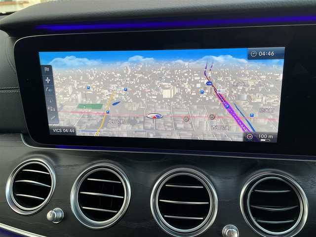 メルセデス・ベンツ Ｅ２５０ SW アバンギャルド スポーツ 大阪府 2017(平29)年 13.9万km カライトグリーン ＡＭＧラインパッケージ/ワンオーナ／/Ｂｕｒｍｅｓｔｅｒサウンド/純正オーディオナビ/（Bluetooth ／フルセグ／SD）/メモリシート/ヒートシータ/前席パワーシート/電動リアゲート/アラウンドビューモニター/ブラインドスポットモニター/ヘッドアップディスプレイ/レーダ探知機/レーダークルーズコントロール/横滑り防止装置/レーンキープアシスト/前後コーナーセンサー/アイドリングストップ/盗難防止装置/ETC/純正フロアマット/純正19インチアルミホイール/プッシュスタート/取扱説明書