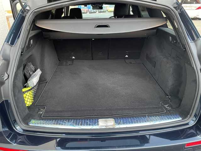 メルセデス・ベンツ Ｅ２５０ SW アバンギャルド スポーツ 大阪府 2017(平29)年 13.9万km カライトグリーン ＡＭＧラインパッケージ/ワンオーナ／/Ｂｕｒｍｅｓｔｅｒサウンド/純正オーディオナビ/（Bluetooth ／フルセグ／SD）/メモリシート/ヒートシータ/前席パワーシート/電動リアゲート/アラウンドビューモニター/ブラインドスポットモニター/ヘッドアップディスプレイ/レーダ探知機/レーダークルーズコントロール/横滑り防止装置/レーンキープアシスト/前後コーナーセンサー/アイドリングストップ/盗難防止装置/ETC/純正フロアマット/純正19インチアルミホイール/プッシュスタート/取扱説明書