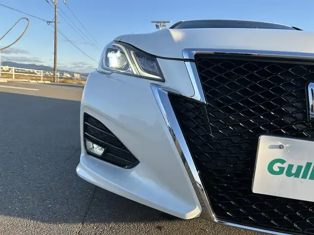 トヨタ クラウン ハイブリッド アスリートS 佐賀県 2015(平27)年 10.7万km ホワイトパールクリスタルシャイン 純正SDダブルディスプレイナビ/・フルセグTV/CD/DVD/SD/USB/Bluetooth/バックカメラ/前後ドライブレコーダー/ビルトインETC/クルーズコントロール/ブラックレザーシート/DN席パワーシート/シートヒーター/シートベンチレーション/ISOFIX対応/革巻きステアリング/ステアリングヒーター/ステアリングリモコン/純正18インチアルミホイール/純正LEDヘッドライト/純正LEDフォグランプ/純正フロアマット/純正ドアバイザ―/新車保証書/取扱説明書/スペアキー１本