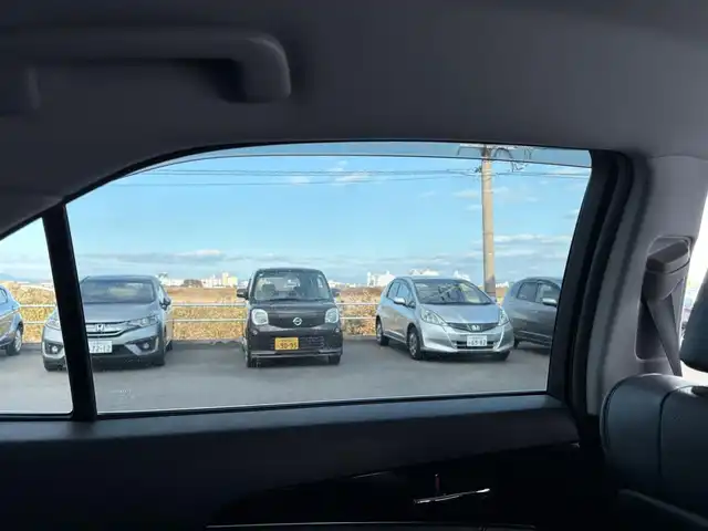 トヨタ クラウン ハイブリッド アスリートS 佐賀県 2015(平27)年 10.7万km ホワイトパールクリスタルシャイン 純正SDダブルディスプレイナビ/・フルセグTV/CD/DVD/SD/USB/Bluetooth/バックカメラ/前後ドライブレコーダー/ビルトインETC/クルーズコントロール/ブラックレザーシート/DN席パワーシート/シートヒーター/シートベンチレーション/ISOFIX対応/革巻きステアリング/ステアリングヒーター/ステアリングリモコン/純正18インチアルミホイール/純正LEDヘッドライト/純正LEDフォグランプ/純正フロアマット/純正ドアバイザ―/新車保証書/取扱説明書/スペアキー１本