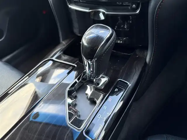 トヨタ クラウン ハイブリッド アスリートS 佐賀県 2015(平27)年 10.7万km ホワイトパールクリスタルシャイン 純正SDダブルディスプレイナビ/・フルセグTV/CD/DVD/SD/USB/Bluetooth/バックカメラ/前後ドライブレコーダー/ビルトインETC/クルーズコントロール/ブラックレザーシート/DN席パワーシート/シートヒーター/シートベンチレーション/ISOFIX対応/革巻きステアリング/ステアリングヒーター/ステアリングリモコン/純正18インチアルミホイール/純正LEDヘッドライト/純正LEDフォグランプ/純正フロアマット/純正ドアバイザ―/新車保証書/取扱説明書/スペアキー１本