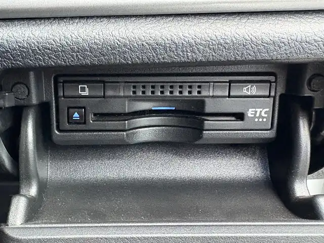 トヨタ クラウン ハイブリッド アスリートS 佐賀県 2015(平27)年 10.7万km ホワイトパールクリスタルシャイン 純正SDダブルディスプレイナビ/・フルセグTV/CD/DVD/SD/USB/Bluetooth/バックカメラ/前後ドライブレコーダー/ビルトインETC/クルーズコントロール/ブラックレザーシート/DN席パワーシート/シートヒーター/シートベンチレーション/ISOFIX対応/革巻きステアリング/ステアリングヒーター/ステアリングリモコン/純正18インチアルミホイール/純正LEDヘッドライト/純正LEDフォグランプ/純正フロアマット/純正ドアバイザ―/新車保証書/取扱説明書/スペアキー１本