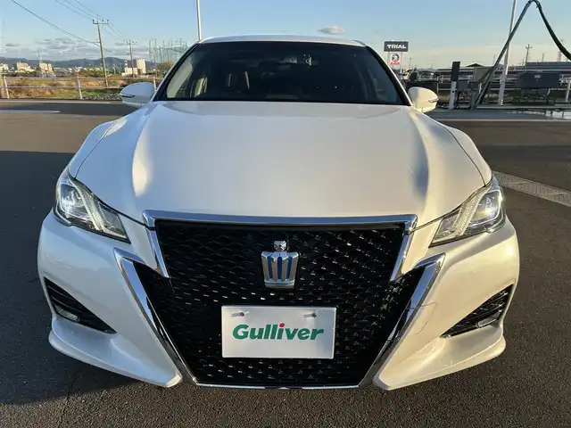 トヨタ クラウン ハイブリッド アスリートS 佐賀県 2015(平27)年 10.7万km ホワイトパールクリスタルシャイン 純正SDダブルディスプレイナビ/・フルセグTV/CD/DVD/SD/USB/Bluetooth/バックカメラ/前後ドライブレコーダー/ビルトインETC/クルーズコントロール/ブラックレザーシート/DN席パワーシート/シートヒーター/シートベンチレーション/ISOFIX対応/革巻きステアリング/ステアリングヒーター/ステアリングリモコン/純正18インチアルミホイール/純正LEDヘッドライト/純正LEDフォグランプ/純正フロアマット/純正ドアバイザ―/新車保証書/取扱説明書/スペアキー１本