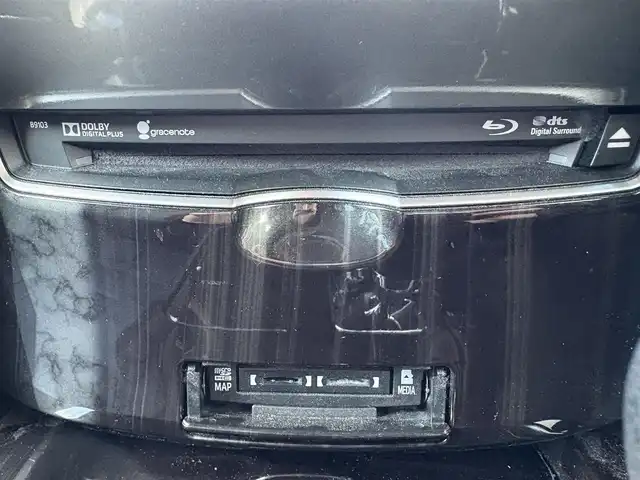 トヨタ クラウン ハイブリッド アスリートS 佐賀県 2015(平27)年 10.7万km ホワイトパールクリスタルシャイン 純正SDダブルディスプレイナビ/・フルセグTV/CD/DVD/SD/USB/Bluetooth/バックカメラ/前後ドライブレコーダー/ビルトインETC/クルーズコントロール/ブラックレザーシート/DN席パワーシート/シートヒーター/シートベンチレーション/ISOFIX対応/革巻きステアリング/ステアリングヒーター/ステアリングリモコン/純正18インチアルミホイール/純正LEDヘッドライト/純正LEDフォグランプ/純正フロアマット/純正ドアバイザ―/新車保証書/取扱説明書/スペアキー１本