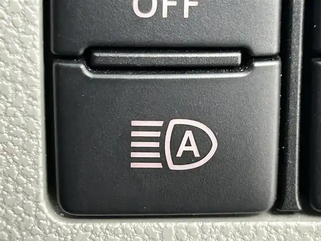 ダイハツ ミラ イース X SAⅢ 道央・札幌 2020(令2)年 2.8万km ブライトシルバーメタリック ・４WD/・ケンウッド製メモリーナビ/　CD/DVD/SD/USB/AUX/・バックカメラ/・ETC/・ドライブレコーダー前方＋室内/・スマートアシストIII/・衝突被害軽減ブレーキ/・レーンキープアシスト/・クリアランスソナー前後/・アイドリングストップ/・横滑り防止装置/・セキュリティアラーム/・オートマチックハイビーム/・ヘッドランプレベライザー/・LEDヘッドライト/・社外フロアマット/・ドアバイザー/・リモコンキー