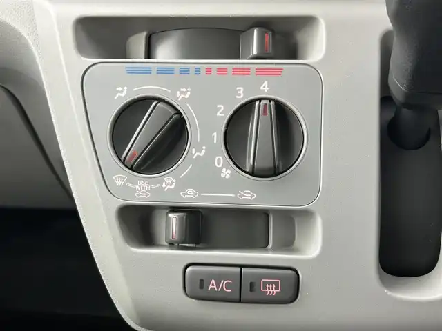 ダイハツ ミラ イース X SAⅢ 道央・札幌 2020(令2)年 2.8万km ブライトシルバーメタリック ・４WD/・ケンウッド製メモリーナビ/　CD/DVD/SD/USB/AUX/・バックカメラ/・ETC/・ドライブレコーダー前方＋室内/・スマートアシストIII/・衝突被害軽減ブレーキ/・レーンキープアシスト/・クリアランスソナー前後/・アイドリングストップ/・横滑り防止装置/・セキュリティアラーム/・オートマチックハイビーム/・ヘッドランプレベライザー/・LEDヘッドライト/・社外フロアマット/・ドアバイザー/・リモコンキー