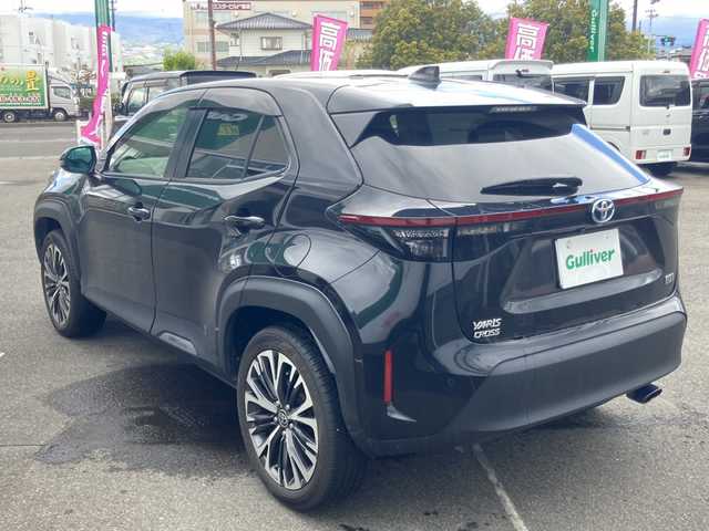 トヨタ ヤリスクロス ハイブリッド Z 福島県 2022(令4)年 2.5万km ブラックマイカ レザー調シートカバー/純正ディスプレイオーディオ/（ＵＳＢ＆ＢＴ＆Miracast）/全方位カメラ/衝突軽減ブレーキ/クルーズコントロール/レーンキープアシスト/前後ドライブレコーダー/運転席、助手席シートヒーター/運転席パワーシート/ＥＴＣ/純正１８inアルミホイール/オートライト/ＬＥＤライト/オートハイビーム/ウィンカーミラー/電動格納ミラー/スマートキー/プッシュスタート/Ｗエアバッグ/横滑り防止装置/ＡＢＳ/ドアバイザー/純正フロアマット/新車保証書/取扱説明書